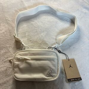 Jordan Alpha Camera Bag Crossbody One Size Unisex WA0870-782 Sail